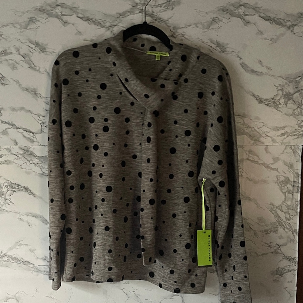 Trisha Tyler NWT M Gray/Black Polka Dot Top